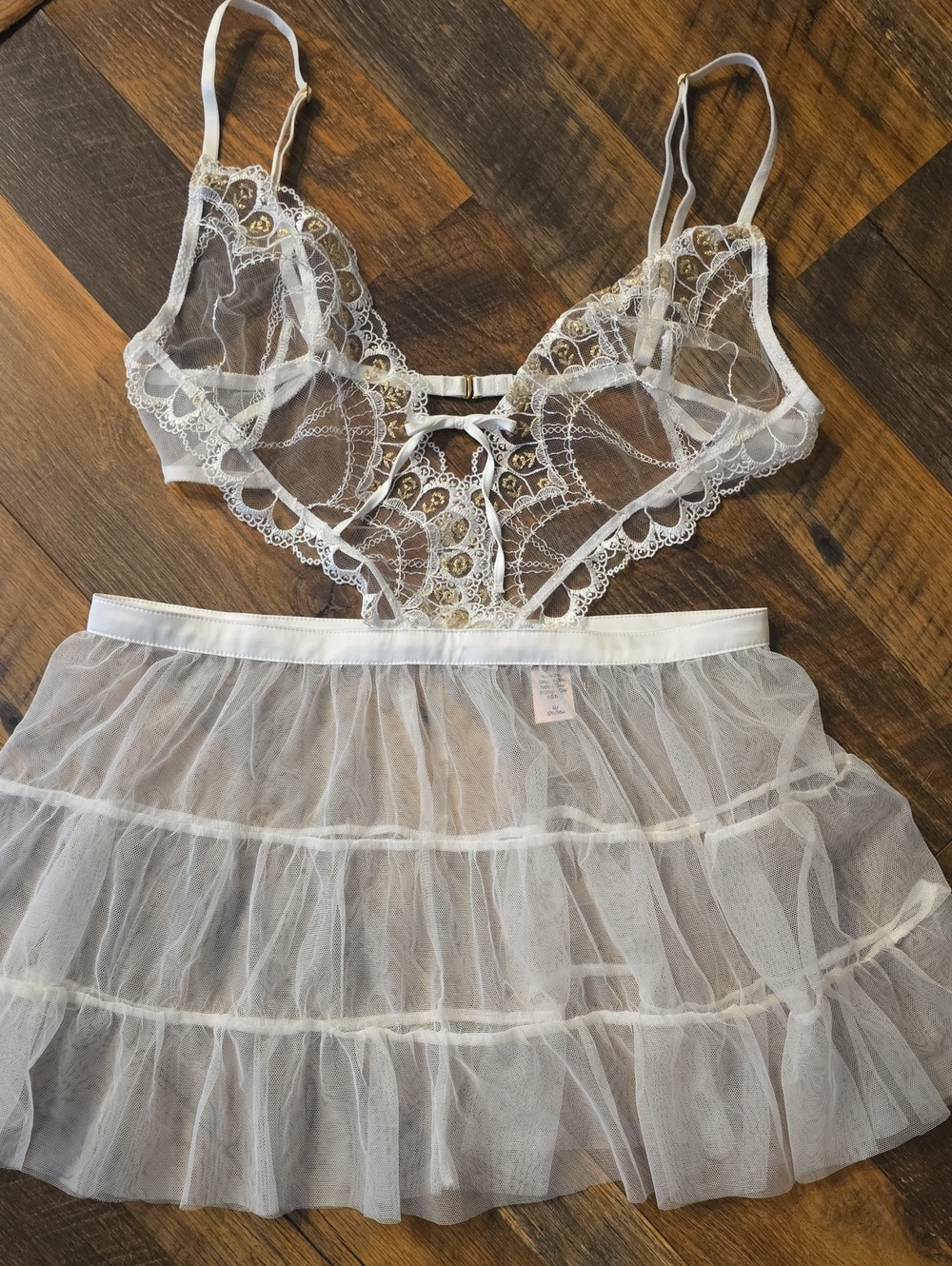 Victoria's Secret White Gold Embroidered Sheer Babydoll Lingerie SIZE M